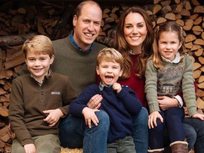 Πρίγκιπας Louis: Ο μικρός γιος της Kate έχει γενέθλια και η νέα πόζα του είναι απίθανη