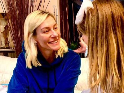 Ζέτα  Δούκα: Δείτε τα λαχταριστά κουλουράκια που έφτιαξε η κόρη της