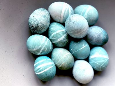 Shibori: Η ιαπωνική τεχνική μπορεί να ομορφύνει ακόμη και τα πασχαλινά σου αυγά