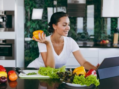 Παθήσεις εντέρου: Πώς μπορεί να σας βοηθήσει η νηστεία