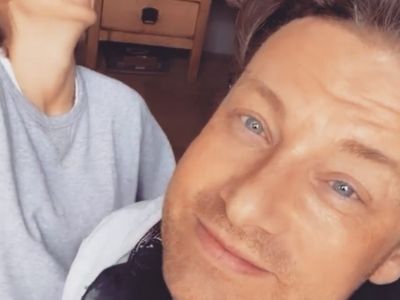 Jamie Oliver: Η 18χρονη κόρη του μοιάζει τρομερά στη μητέρα της