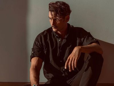 Άγριες Μέλισσες: Θυμάσαι που είδες τον Κωνσταντή πρώτη φορά πριν από 13 χρόνια;