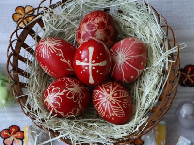 Έτσι θα σπάσεις σήμερα στο τσούγκρισμα όλα τα αυγά