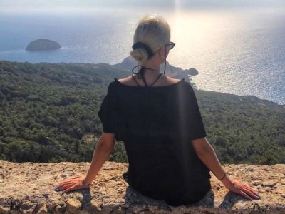 Ελληνίδα γεννά από στιγμή σε στιγμή-Τα σχόλια των γνωστών μαμάδων φίλων της
