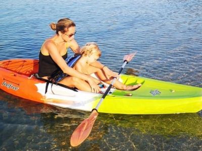 Κάτια Ζυγούλη: Τα παιχνίδια της με τον μικρό Απόλλωνα στην παραλία