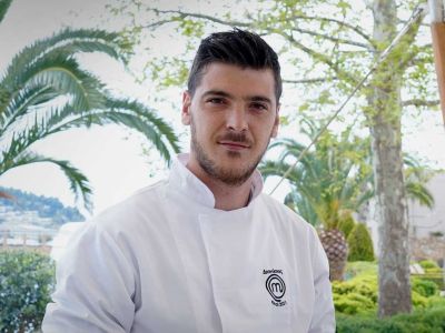 Ο Διονύσης από  το MasterChef έκανε το επόμενο βήμα στη σχέση με την Ανούς (photos)