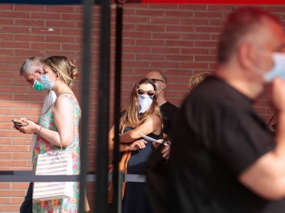 Μετάλλαξη Δέλτα - Τρομάζει η μεταδοτικότητα: 9 άνθρωποι μολύνουν 81 - Πόσο απέχουμε από την ανοσία