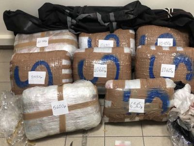 Βαρυμπόμπη: Η αποθήκη της μονοκατοικίας έκρυβε 80 κιλά κάνναβης – Το κύκλωμα διακινούσε και κοκαΐνη