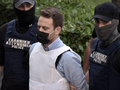 Βρετανικά ΜΜΕ για Γλυκά Νερά: Τα ύποπτα δρομολόγια του Μπάμπη και η ανακάλυψη της Καρολάιν