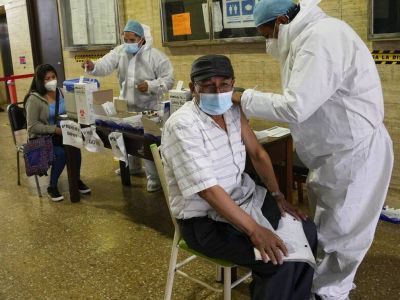 Από την Άλφα ως τη Δέλτα: Ποιες είναι οι παραλλαγές που προκαλούν ανησυχία και γιατί