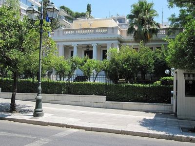 Κάτι… μυρίζει στην Ηρώδου Αττικού και δεν είναι οι νεραντζιές