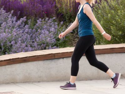 Γρήγορο περπάτημα 15 λεπτών: 6 οφέλη για την υγεία (εικόνες)