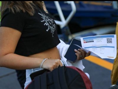 Νέα μέτρα: Όλες οι αλλαγές σε ταξίδια με πλοίο, εστίαση και Δημόσιο - Τι ισχύει από σήμερα