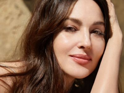 Η Monica Bellucci φωτογραφίζεται με την κόρη της που μοιάζουν σα δυο σταγόνες νερό