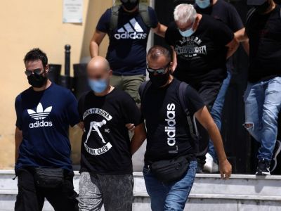 Ηλιούπολη: Τα 4 πρόσωπα που «καίει» η 19χρονη