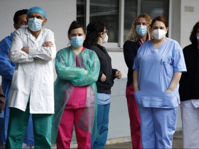 Υποχρεωτικός εμβολιασμός: Προθεσμίες, κυρώσεις και στο βάθος... οι εκπαιδευτικοί