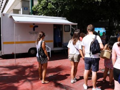 Συνεδριάζουν οι λοιμωξιολόγοι: Τι θα συζητήσουν μετά την αύξηση των κρουσμάτων – Τι τους ανησυχεί