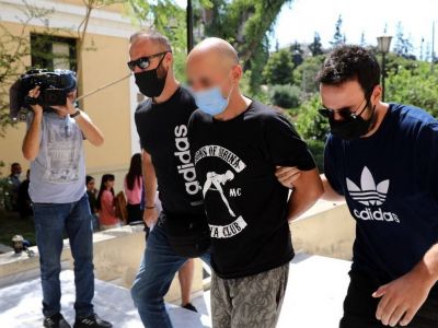 Ηλιούπολη: «Τη βρήκαμε να κλαίει» - Η κατάθεση του αστυνομικού που είδε πρώτος την 19χρονη