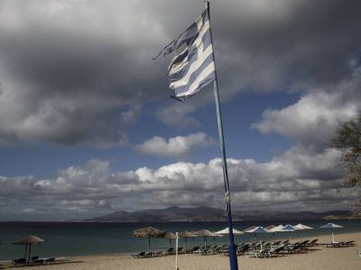Daily Mail: Πιθανή η επιστροφή της Ελλάδας στην «πορτοκαλί λίστα» για τους Βρετανούς
