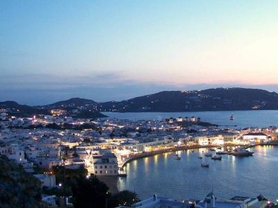 Lockdown στη Μύκονο: Τέσσερις ομάδες ΟΠΚΕ καταφθάνουν στο νησί