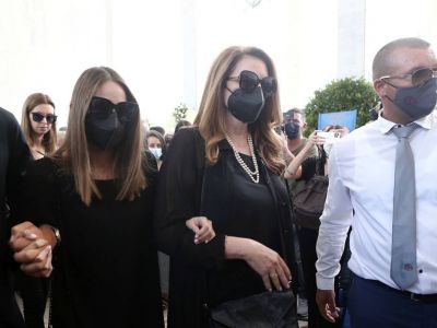 Τόλης Βοσκόπουλος - «Αθάνατος»: Πλήθος κόσμου στο τελευταίο «αντίο» στον αγαπημένο τραγουδιστή