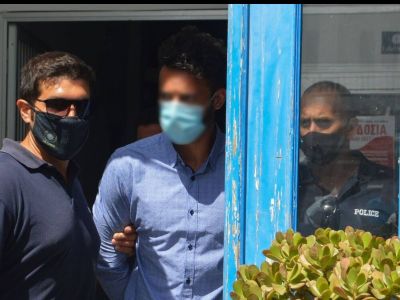 Φολέγανδρος: Βγήκε από το κέντρο υγείας ο δολοφόνος της Γαρυφαλλιάς - Oδηγείται στον ανακριτή