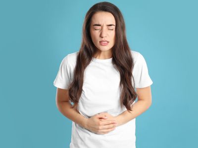 Στομαχόπονος μετά το φαγητό: Με ποιες παθήσεις συνδέεται (εικόνες)