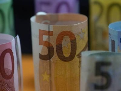 Κατώτατος μισθός: Ανακοινώθηκε η αύξηση του - Πόσα χρήματα θα πάρουν οι εργαζόμενοι