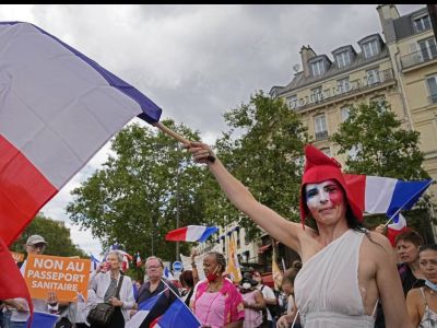 Κορονοϊός: Με…καρότο και μαστίγιο ενθαρρύνουν τον εμβολιασμό οι κυβερνήσεις -Τι συμβαίνει στον κόσμο