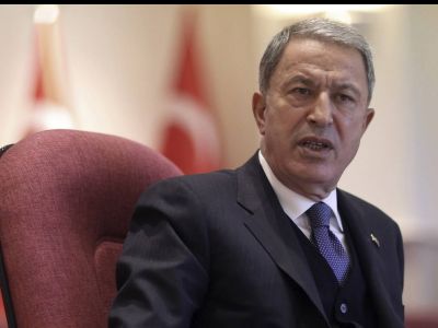 «Εμπρηστικός» ο Ακάρ: Η Ελλάδα απειλεί την Τουρκία ενώ αυτή παλεύει με τις φωτιές