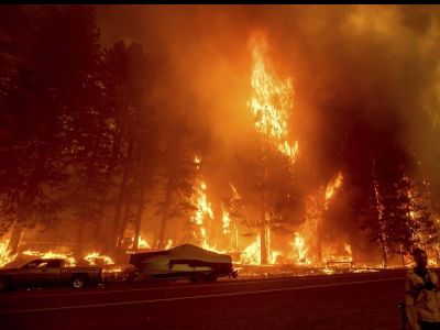 Πυρκαγιές στην Καλιφόρνια: Aπόκοσμες εικόνες απο την «πύρινη κόλαση» που μαίνεται επί 3 εβδομάδες