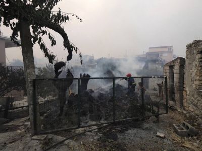 Στο επίκεντρο των ξένων Μέσων οι πυρκαγιές στην Ελλάδα: «Ακραία ζέστη, πυκνός καπνός και σιωπή»