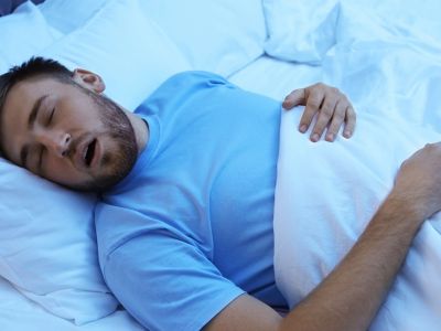 Ροχαλητό: Απλοί τρόποι για να το περιορίσετε (εικόνες)