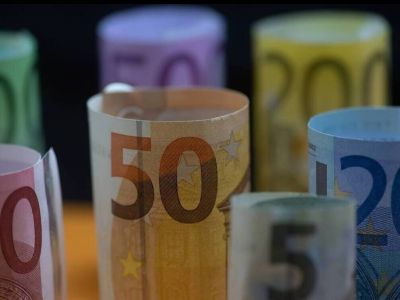 ΟΑΕΔ: Αυξάνονται τα επιδόματα λόγω κατώτατου μισθού - Πόσο θα φτάσει το επίδομα ανεργίας