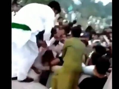 Σάλος στο Πακιστάν από το βίντεο με τη σεξουαλική επίθεση εκατοντάδων ανδρών σε μια γυναίκα