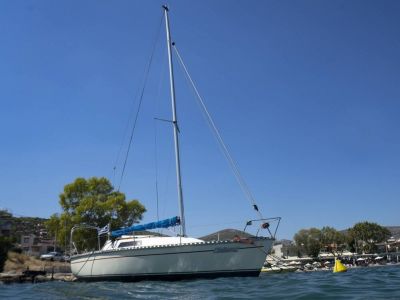 Αίγινα: Φωτιά σε ιστιοφόρο - Σώοι οι οκτώ επιβαίνοντες