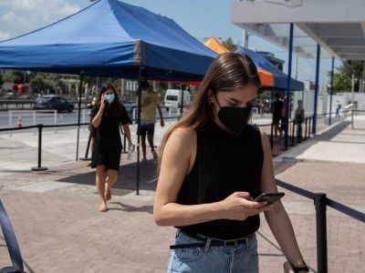 Πέτσας: Μπορούμε να χάνουμε θέσεις εργασίας επειδή κάποιοι δεν εμβολιάζονται; Για εκείνους τα μέτρα