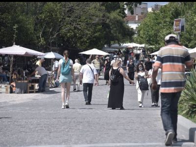 Τα σενάρια για νέα μέτρα και επέκταση του υποχρεωτικού εμβολιασμού – Τι θα κρίνει την αναπροσαρμογή