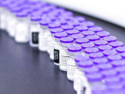 Τρίτη δόση εμβολίου: Τι θα κρίνει τη χορήγησή της σε όλους – Έγκριση από τον FDA ζητά η Pfizer