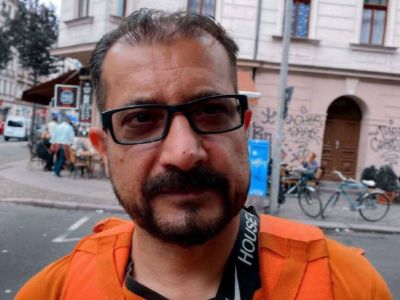Σάγεντ Σαντάτ: Ο πρώην υπουργός του Αφγανιστάν που πλέον εργάζεται ως διανομέας στην Γερμανία