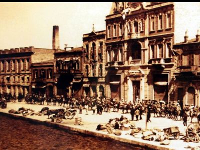 «Η Σμύρνη μάνα καίγεται» - Ο ματωμένος Αύγουστος του 1922 και η Μικρασιατική Καταστροφή