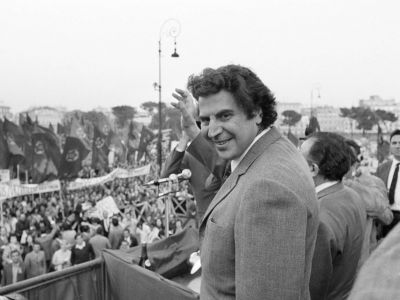 Μίκης Θεοδωράκης: Όταν τα έργα του συνόδευαν την απελευθέρωση της Καμπούλ από τους Ταλιμπάν το 2001