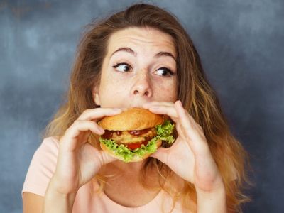 Εναλλαγές διάθεσης και υπερφαγία: 6 τρόποι διαχείρισης (εικόνες)