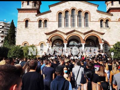 Θλίψη στην κηδεία του Mad Clip - Ράγισε καρδιές το στεφάνι που έστειλε η πρώην σύντροφός του