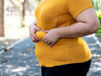 Επίμονο λίπος στην κοιλιά: Σημάδια ότι φταίνε οι ορμόνες σας (εικόνες)