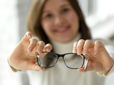 Οι συνήθειες που βλάπτουν την όρασή σας (εικόνες)