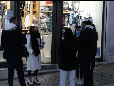 Μετάλλαξη Όμικρον: «Το ίδιο άτομο μπορεί να μολυνθεί 4 και 5 φορές» - Έτσι ξεφεύγει από τα rapid