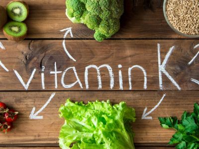 Βιταμίνη Κ: Μελέτη αποδεικνύει ότι προστατεύει τον εγκέφαλο από γνωστική επιδείνωση