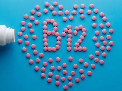 Ανεπάρκεια βιταμίνης Β12: Το ευρύ φάσμα συμπτωμάτων και οι αιτίες που προκαλούν μόνιμη βλάβη