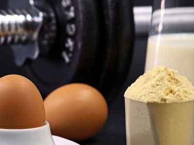 Πώς γίνεται η σκόνη πρωτεΐνης και ποια είναι η κατάλληλη για εσάς;